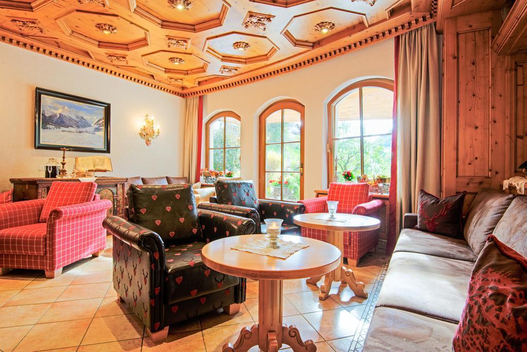 Familien- & Vitalhotel Auenhof فلبمس المظهر الخارجي الصورة